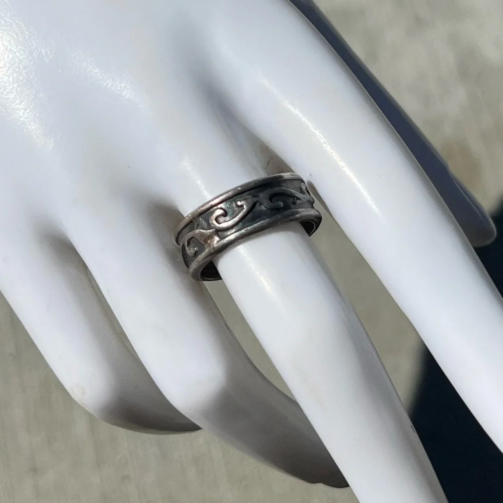 Wave swirl Design Ring Sterling Silver .925 Stamped signed Men’s Sz 9
